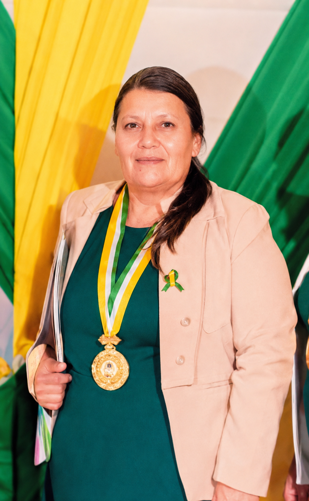 DACNI MARIBEL MONTENEGRO PERALES DE CASTAÑEDA